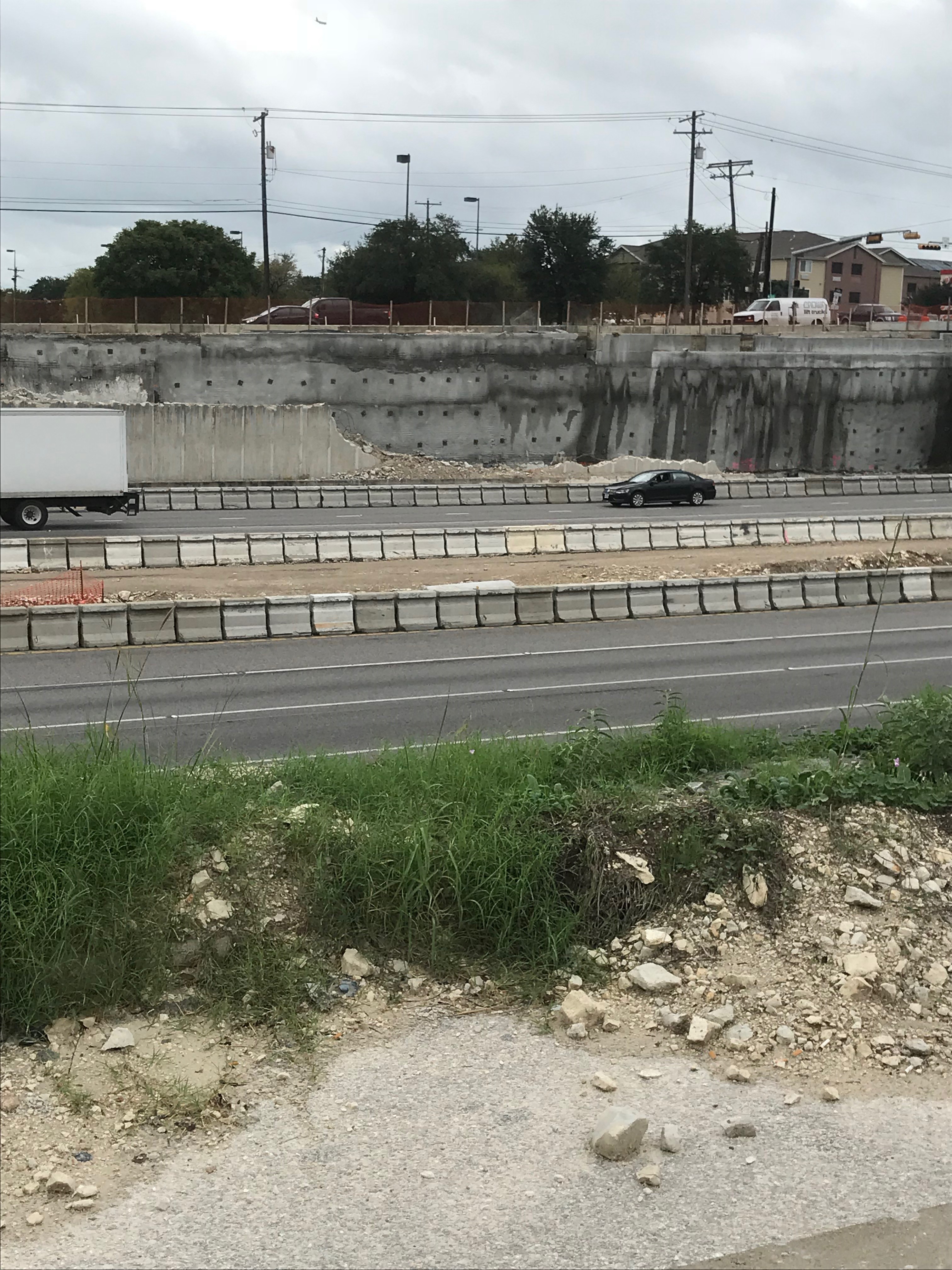 I-35 retaining wall work near St. Johns Avenue - October 2018